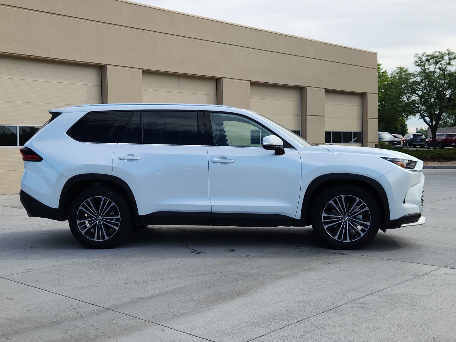 Used 2025 Toyota Grand Highlander AWD Hybrid image 6