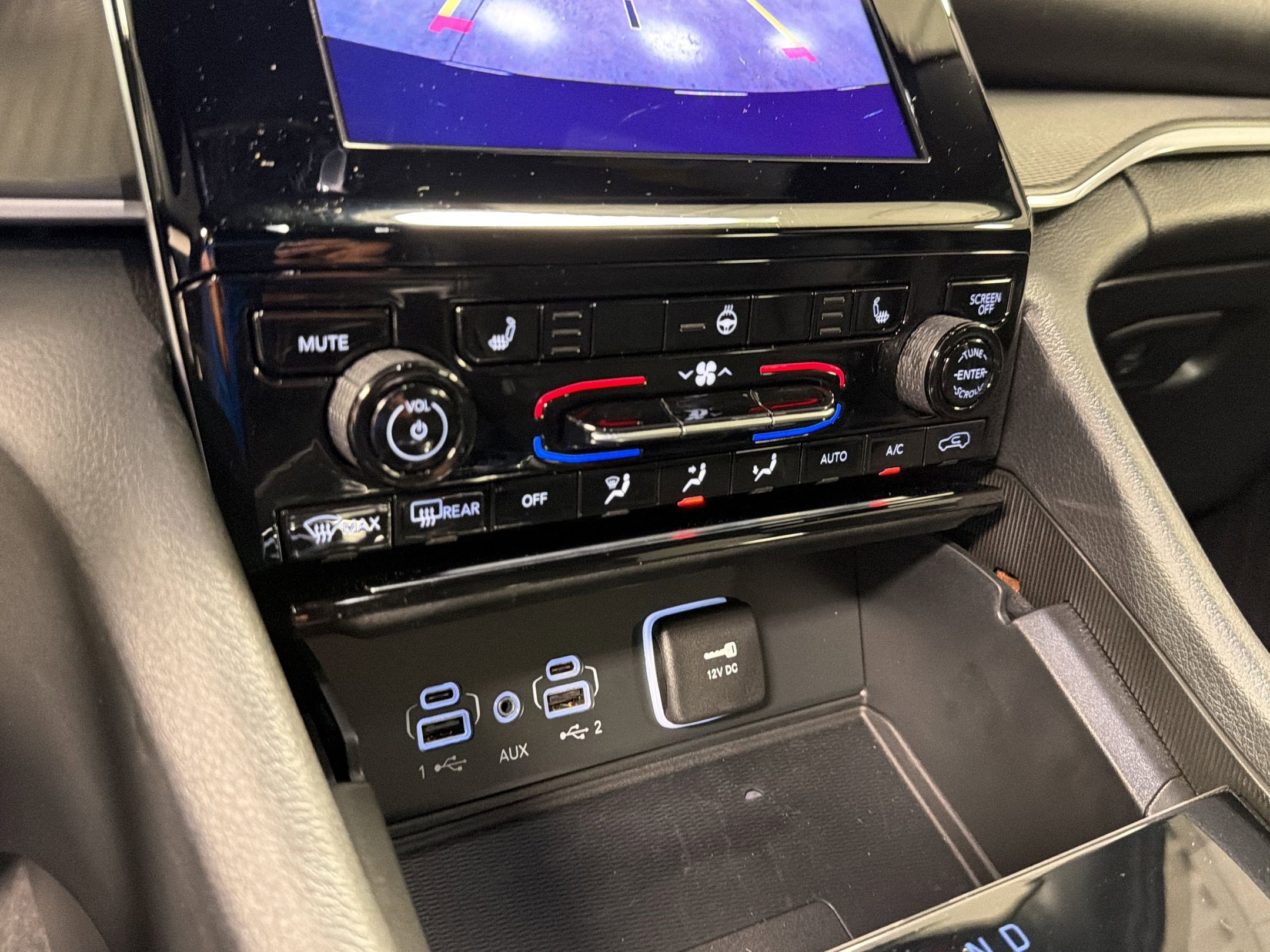 Used 2025 Jeep Grand Cherokee L Altitude image 18