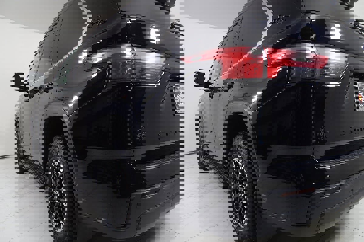 Used 2024 Toyota Sequoia Limited image 30