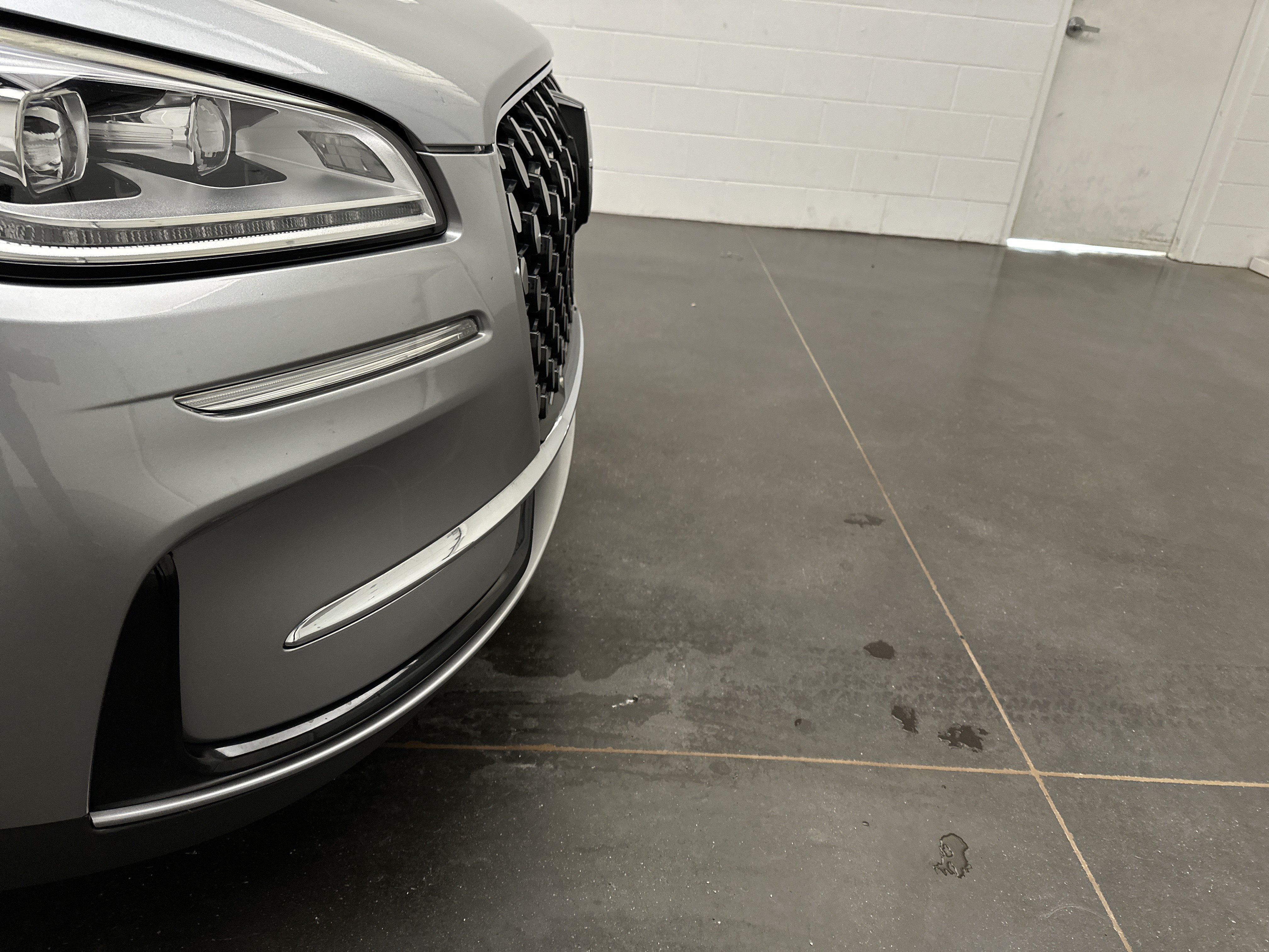 Used 2023 Lincoln Corsair Reserve AWD/4WD image 2