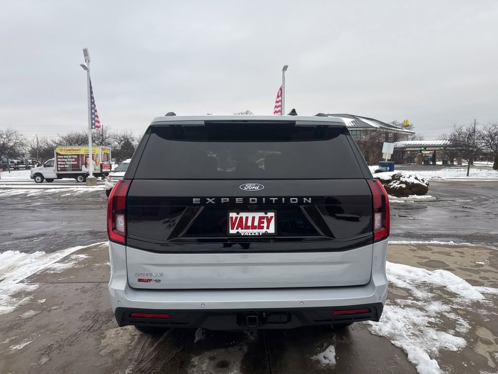 Used 2025 Ford Expedition Active image 6