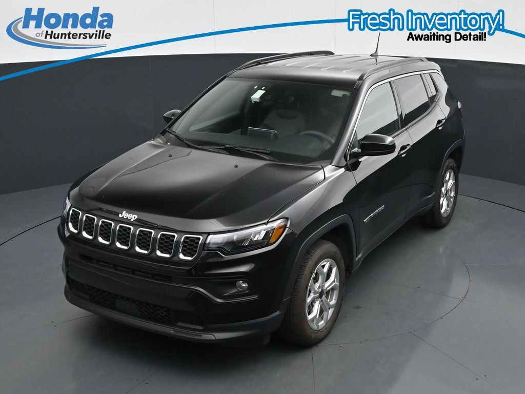 Used 2025 Jeep Compass Latitude AWD/4WD image 18