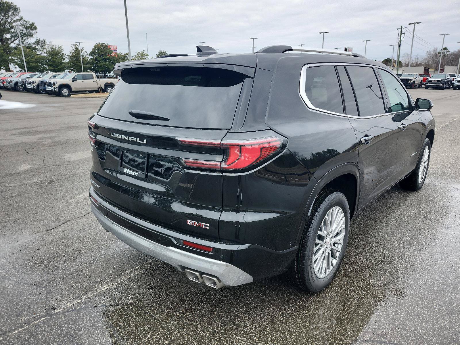 New 2026 GMC Acadia Denali w/ Super Cruise Package FWD image 3