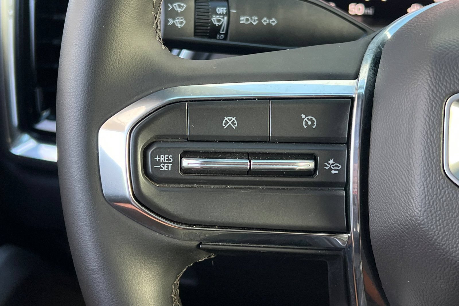 Used 2026 GMC Canyon Elevation RWD image 32