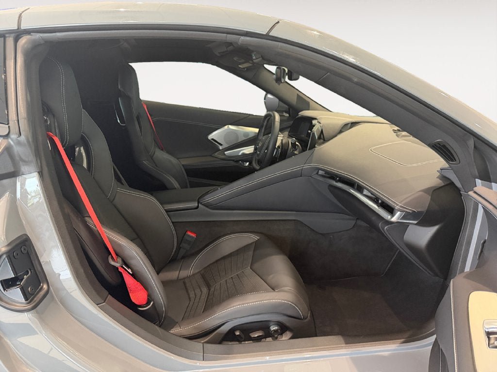 Used 2025 Chevrolet Corvette Stingray Preferred Cpe w/ Z51 Performance Package RWD image 23