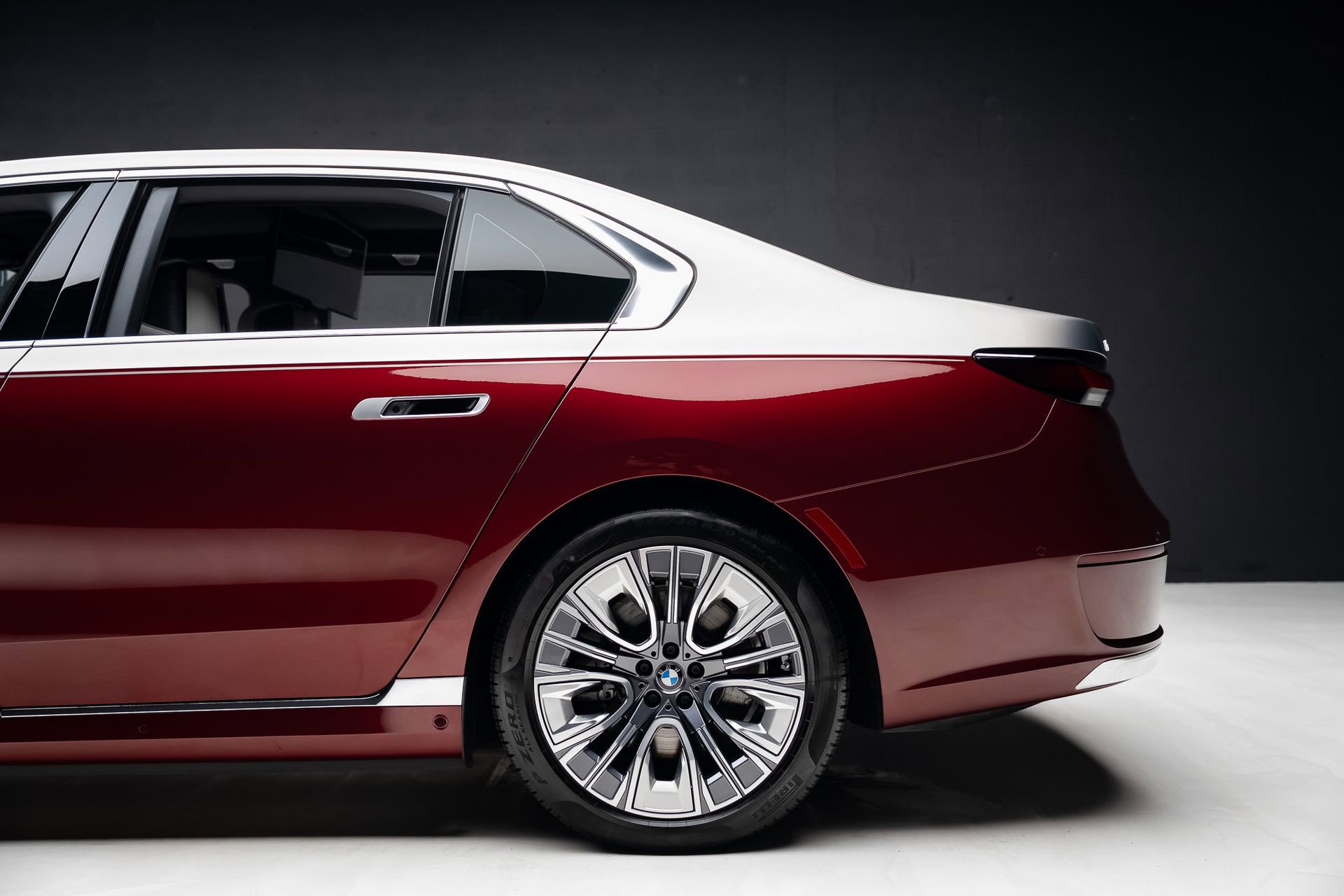 Used 2023 BMW i7 xDrive60 w/ Executive Package 2 image 22