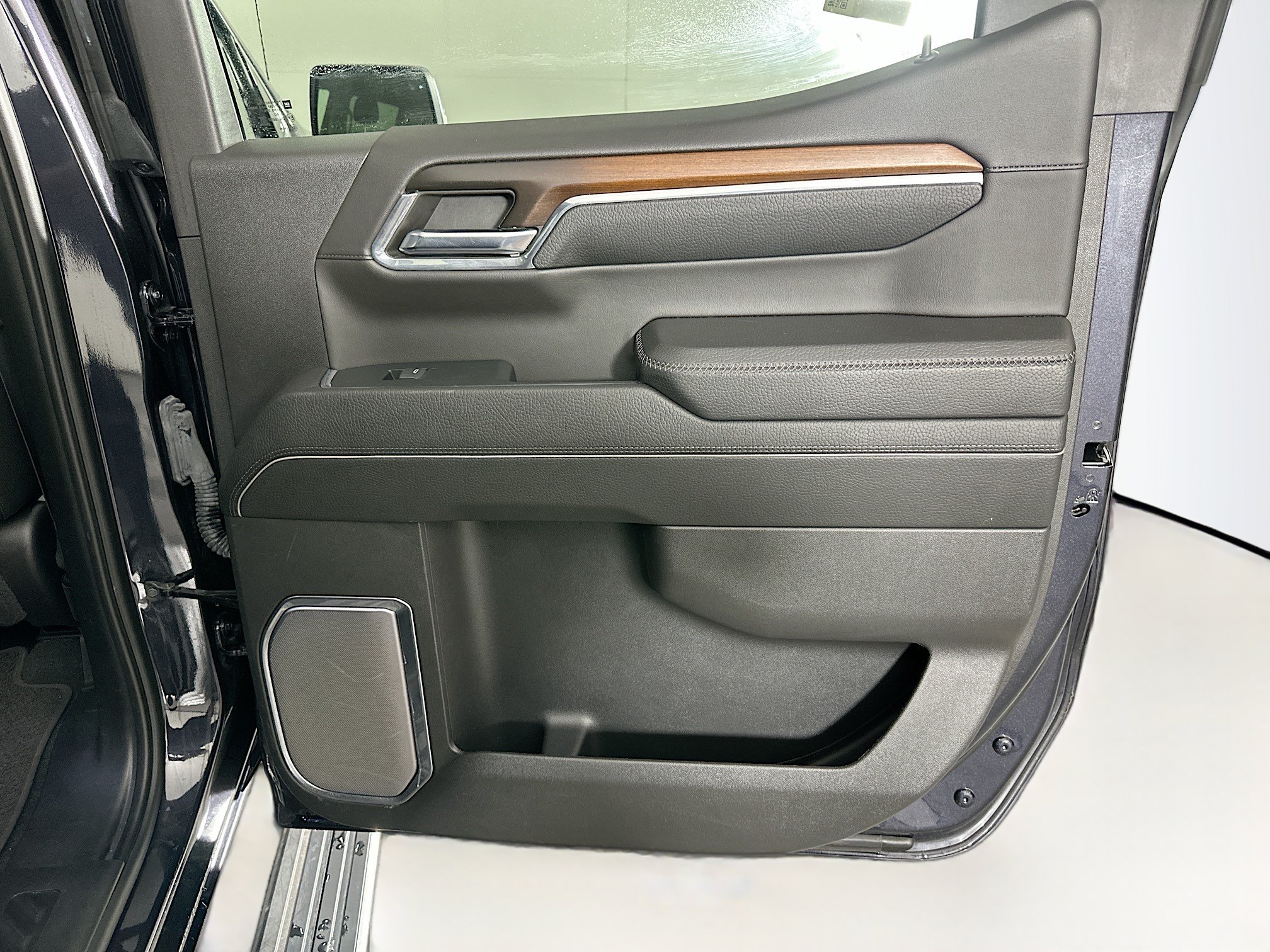 Used 2024 GMC Sierra 1500 Denali w/ Denali Reserve Package AWD/4WD image 30