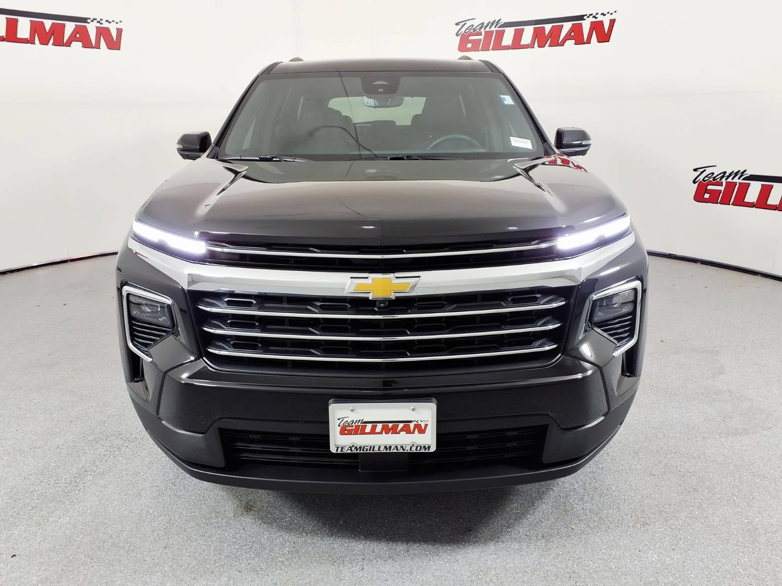 Used 2026 Chevrolet Traverse LT w/ Driver Confidence Package FWD image 2