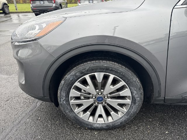 Used 2022 Ford Escape Titanium w/ Class II Trailer Tow Package AWD/4WD image 27