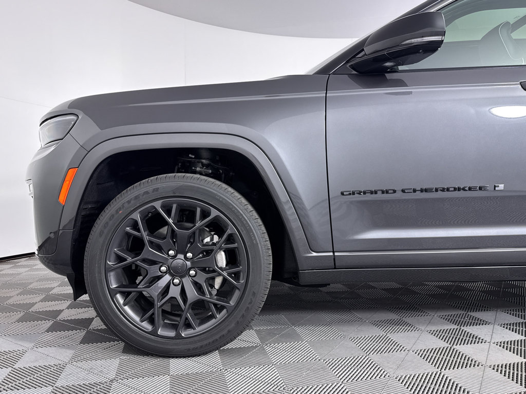 New 2026 Jeep Grand Cherokee L Summit w/ Obsidian Package AWD/4WD image 25