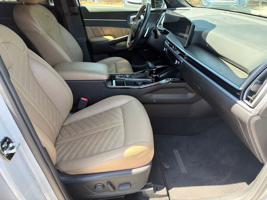 Used 2024 Kia Sorento SX Prestige w/ Olive Brown Leather Package AWD/4WD image 12