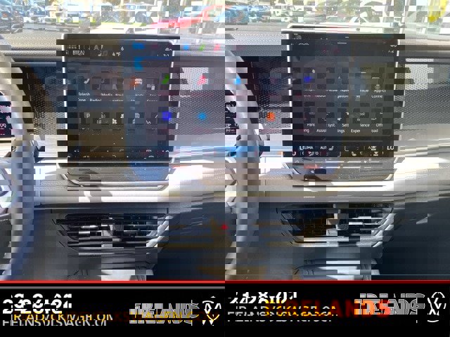 New 2025 Volkswagen Tiguan SE image 34