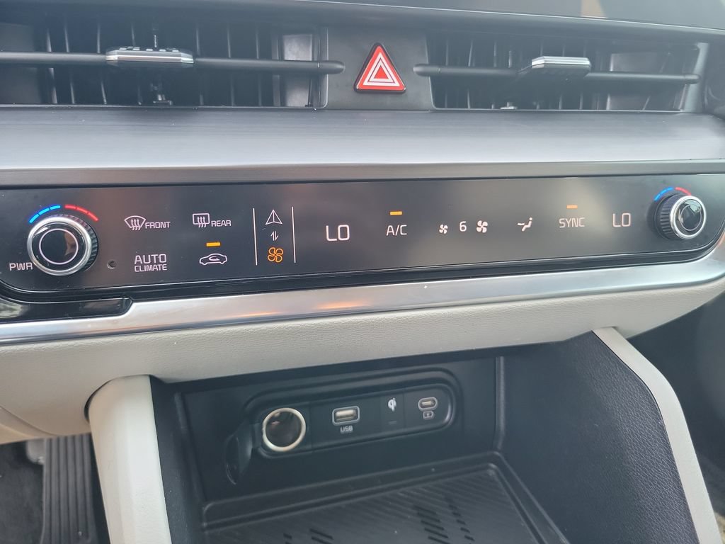 Used 2024 Kia Sportage EX FWD image 17