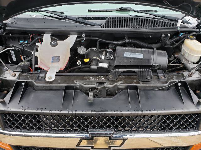 Used 2016 Chevrolet Express 3500 LT w/ LT Preferred Equipment Group image 26