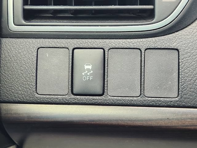 Used 2015 Toyota Camry LE FWD image 16