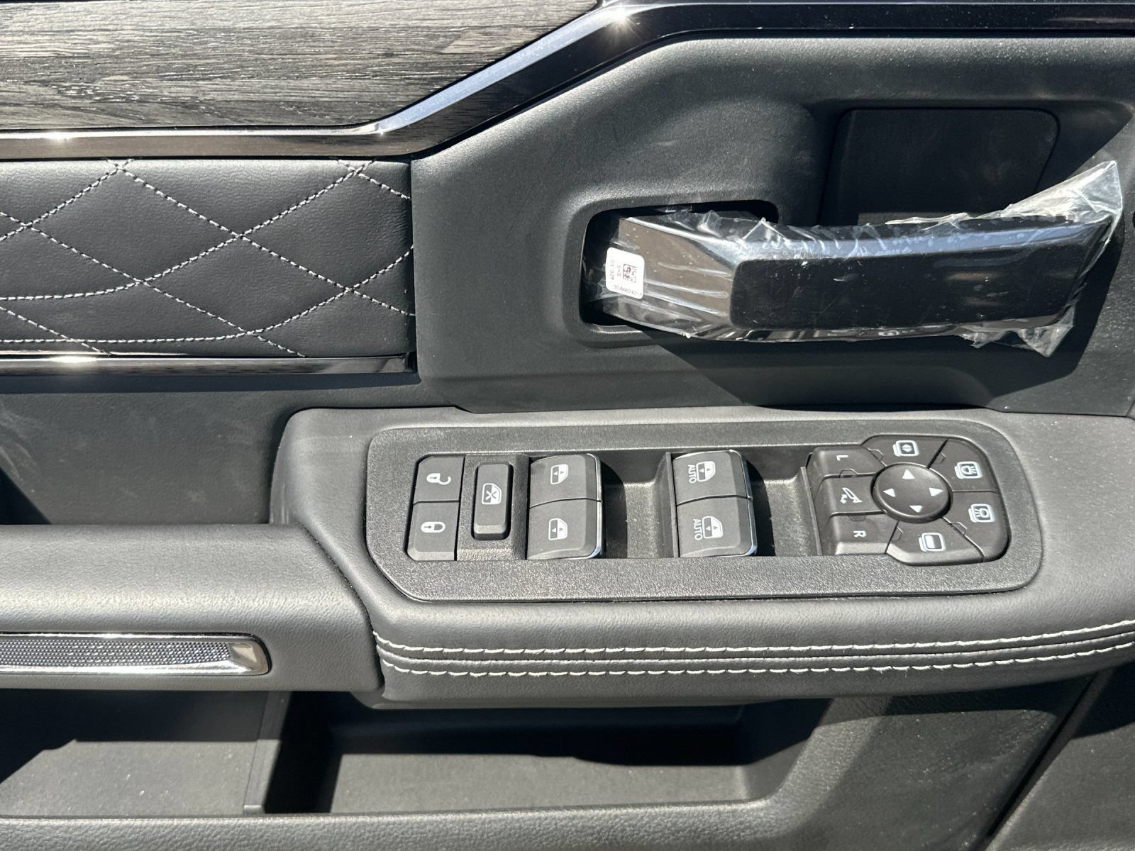 New 2026 RAM 2500 Limited AWD/4WD image 11