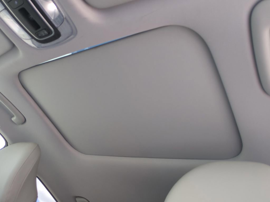 Used 2024 Hyundai Kona Limited image 19