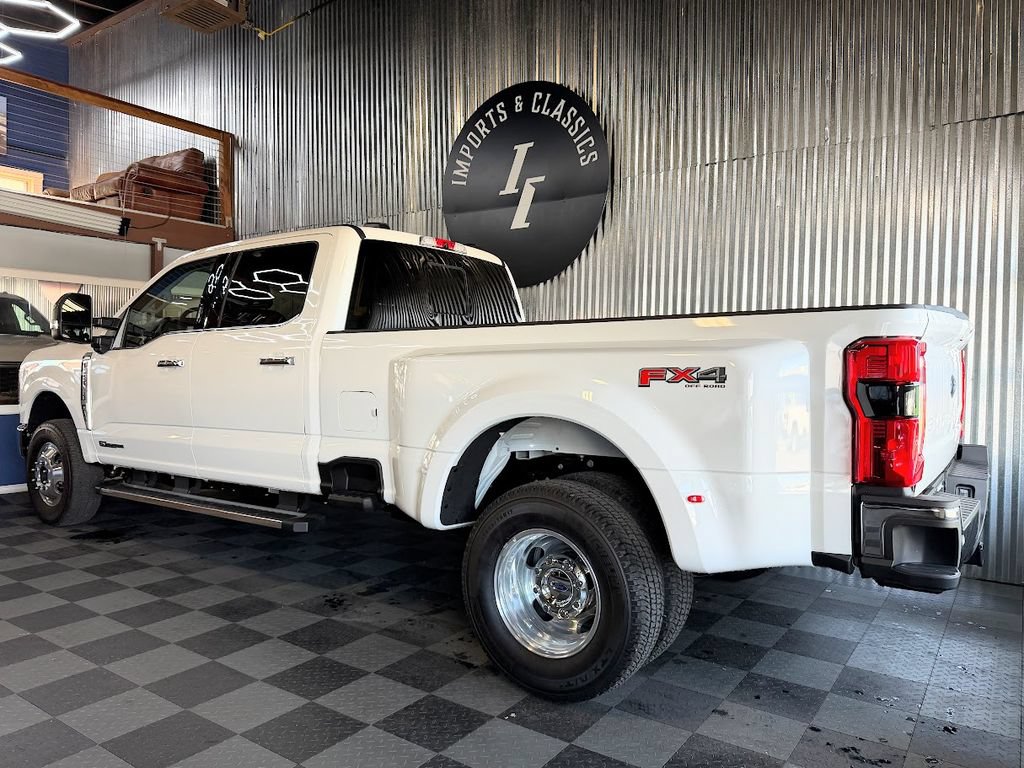 Used 2026 Ford F350 Lariat w/ Lariat Premium Package AWD/4WD image 3