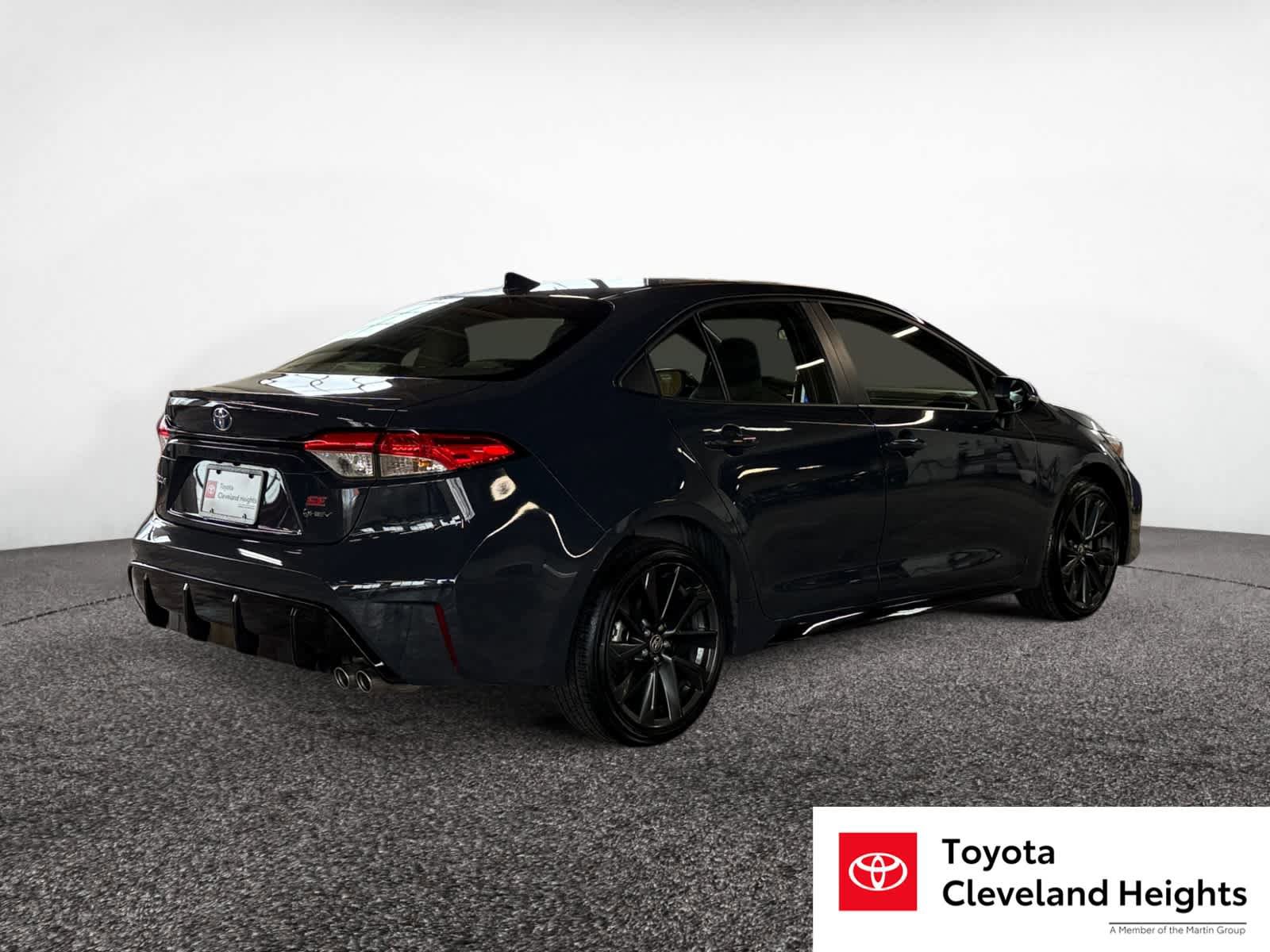 Certified 2025 Toyota Corolla SE FWD image 5