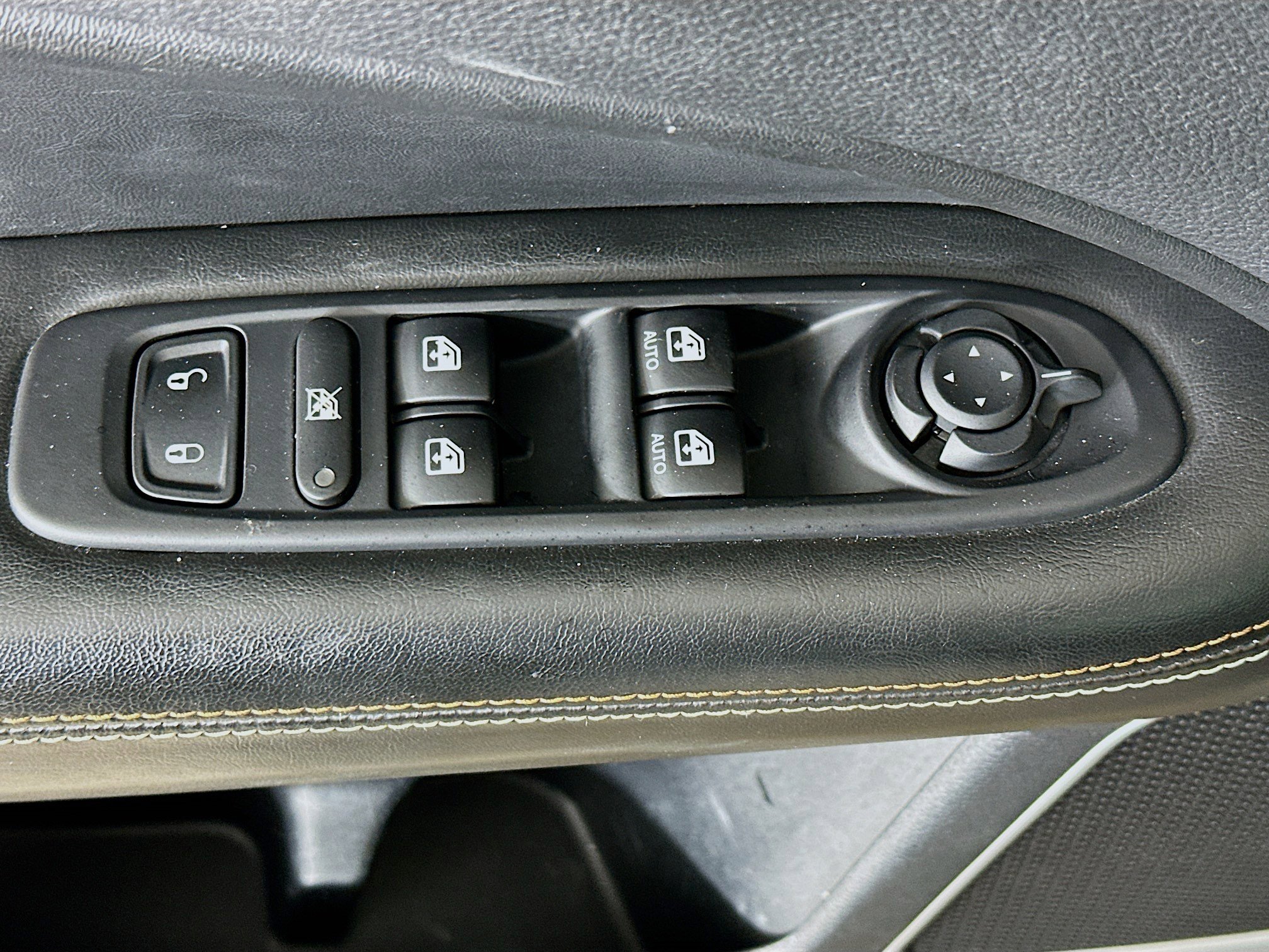 Used 2020 Jeep Compass Sport image 15