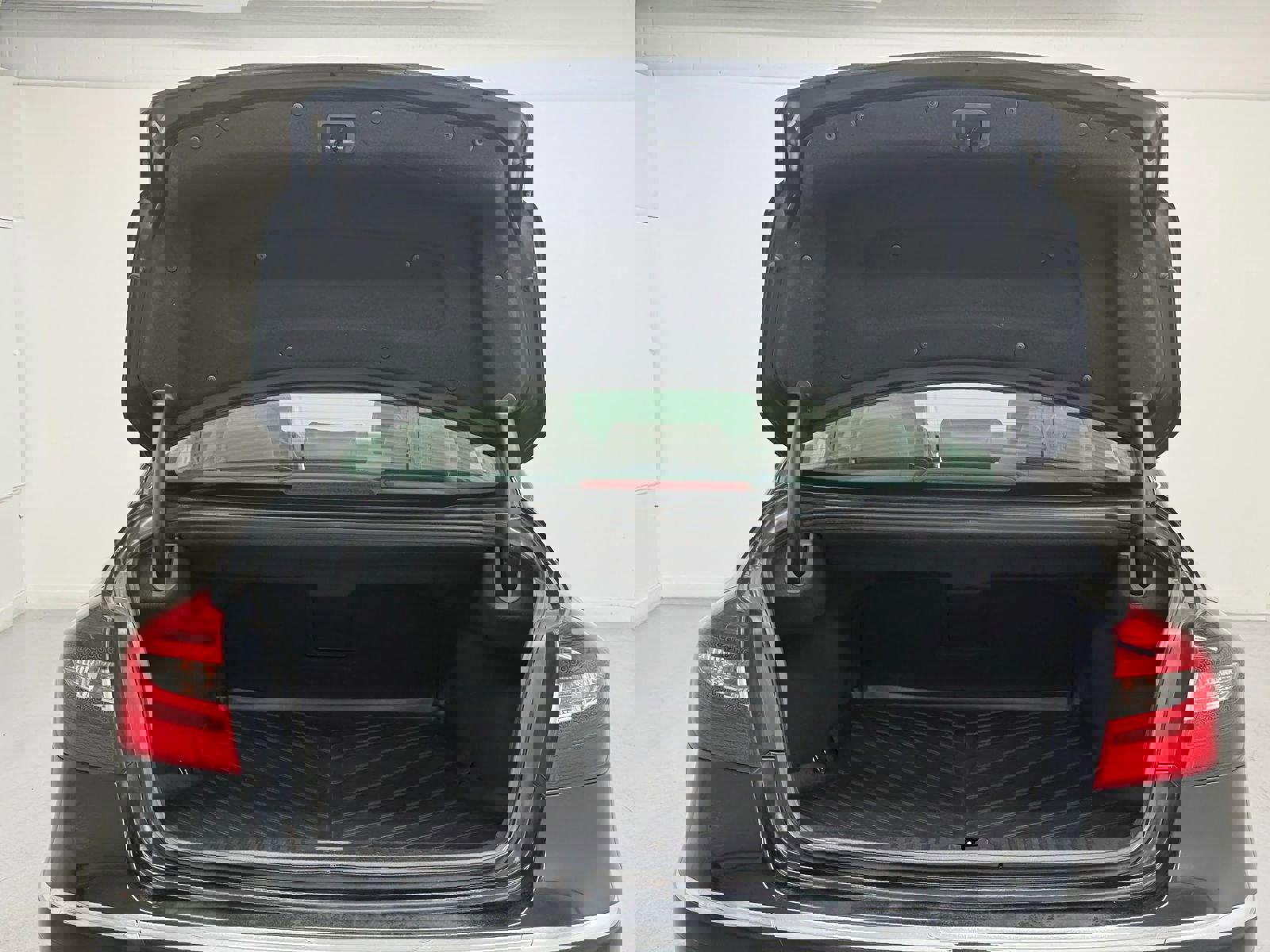 Used 2012 Hyundai Genesis 4.6 image 39