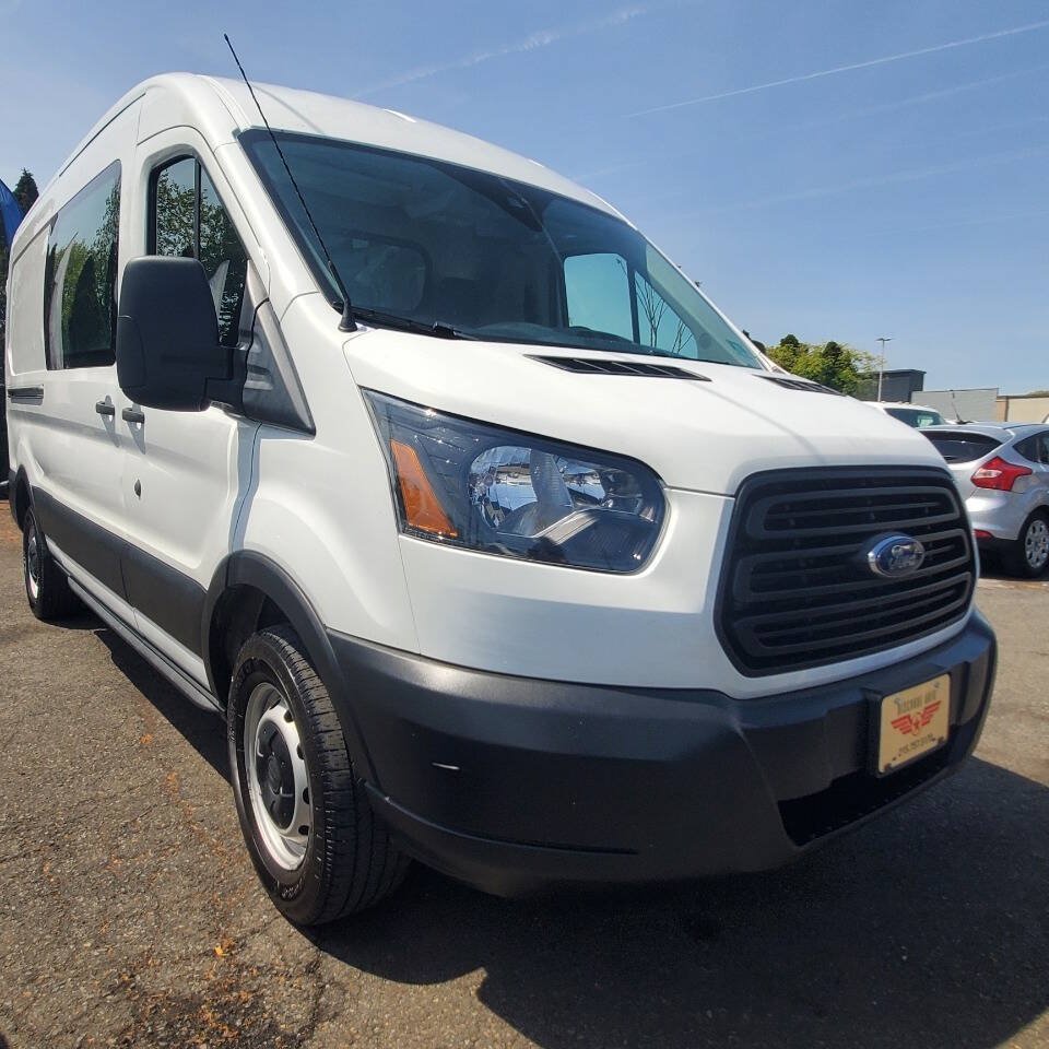 Used 2019 Ford Transit 250 148 Medium Roof RWD image 9