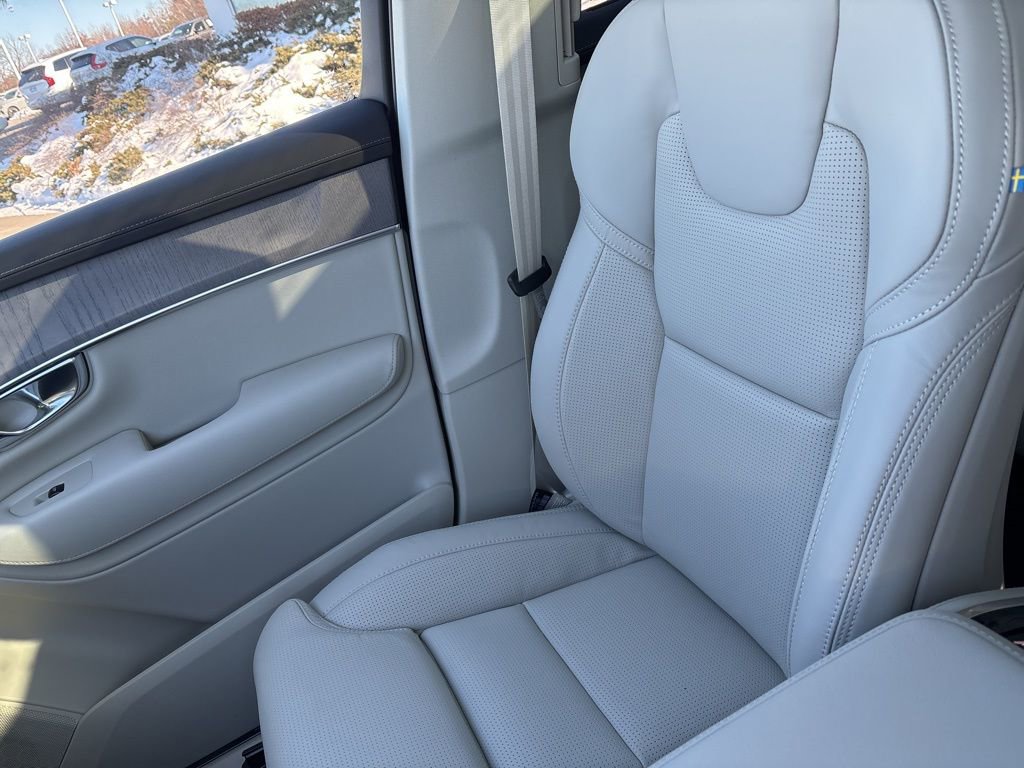 New 2026 Volvo XC90 T8 Ultra w/ Protection Package Premier image 35