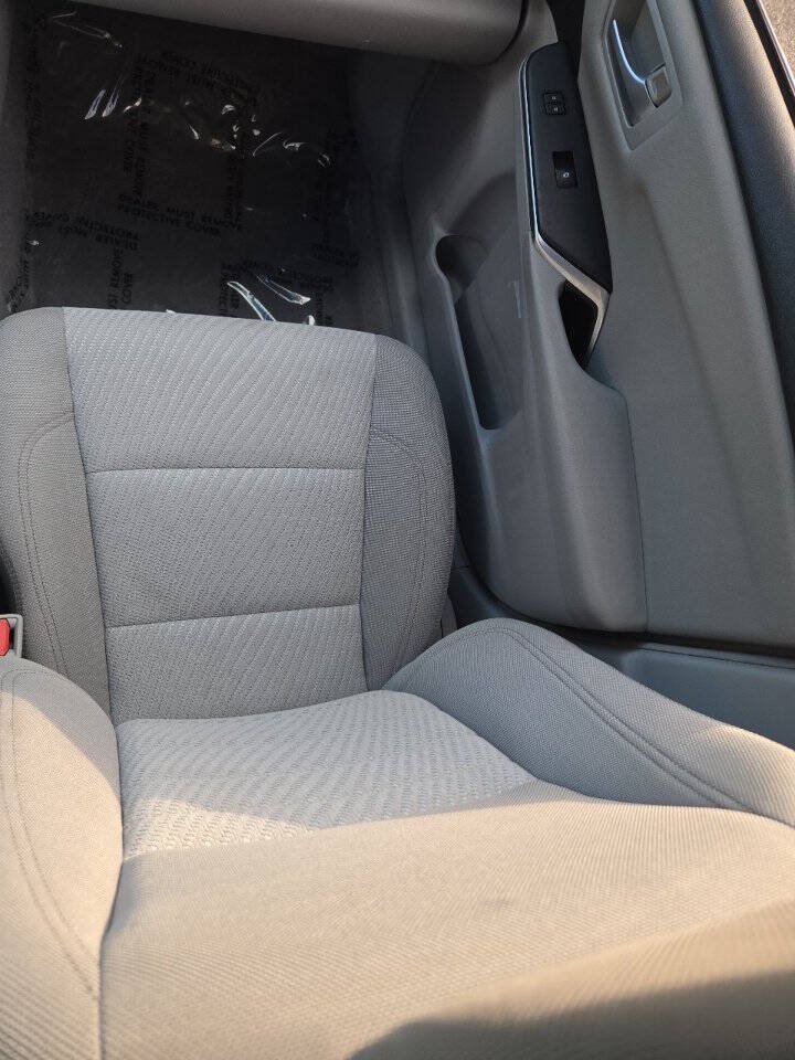Used 2017 Toyota Camry LE FWD image 32