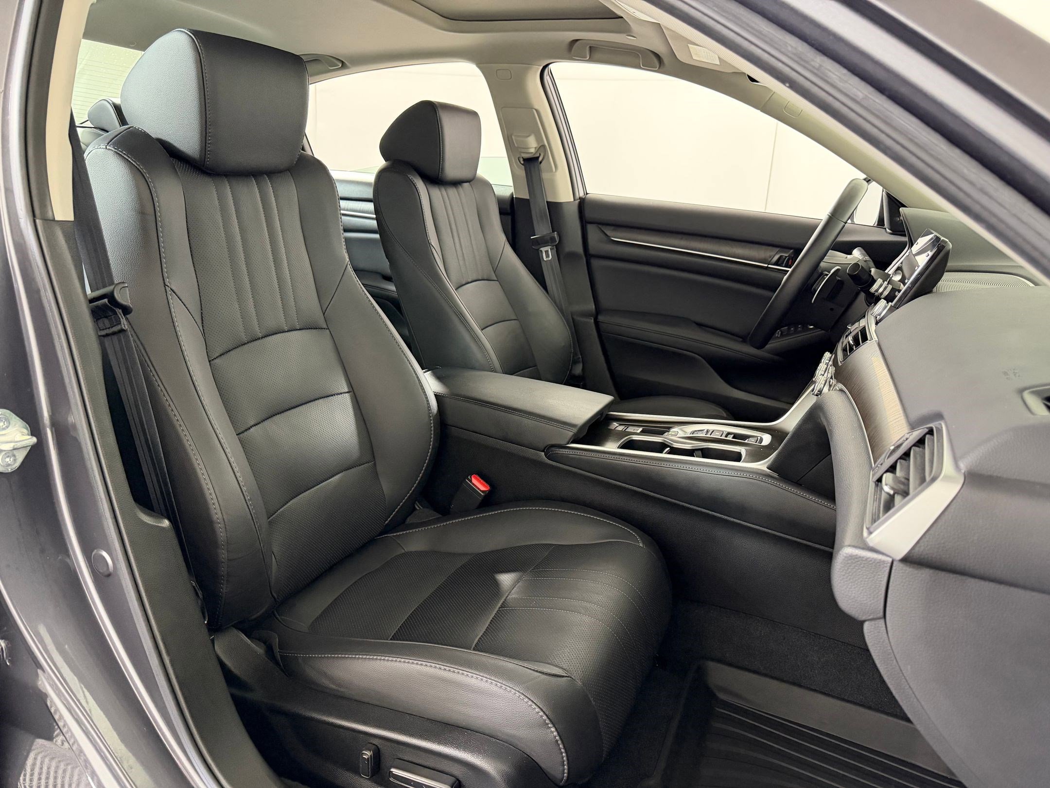 Certified 2021 Honda Accord Touring image 26