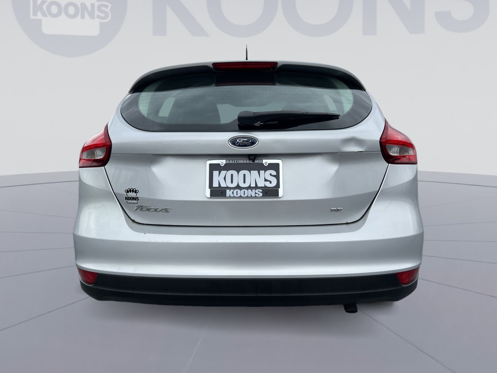 Used 2015 Ford Focus SE w/ SE Cold Weather Package FWD image 5