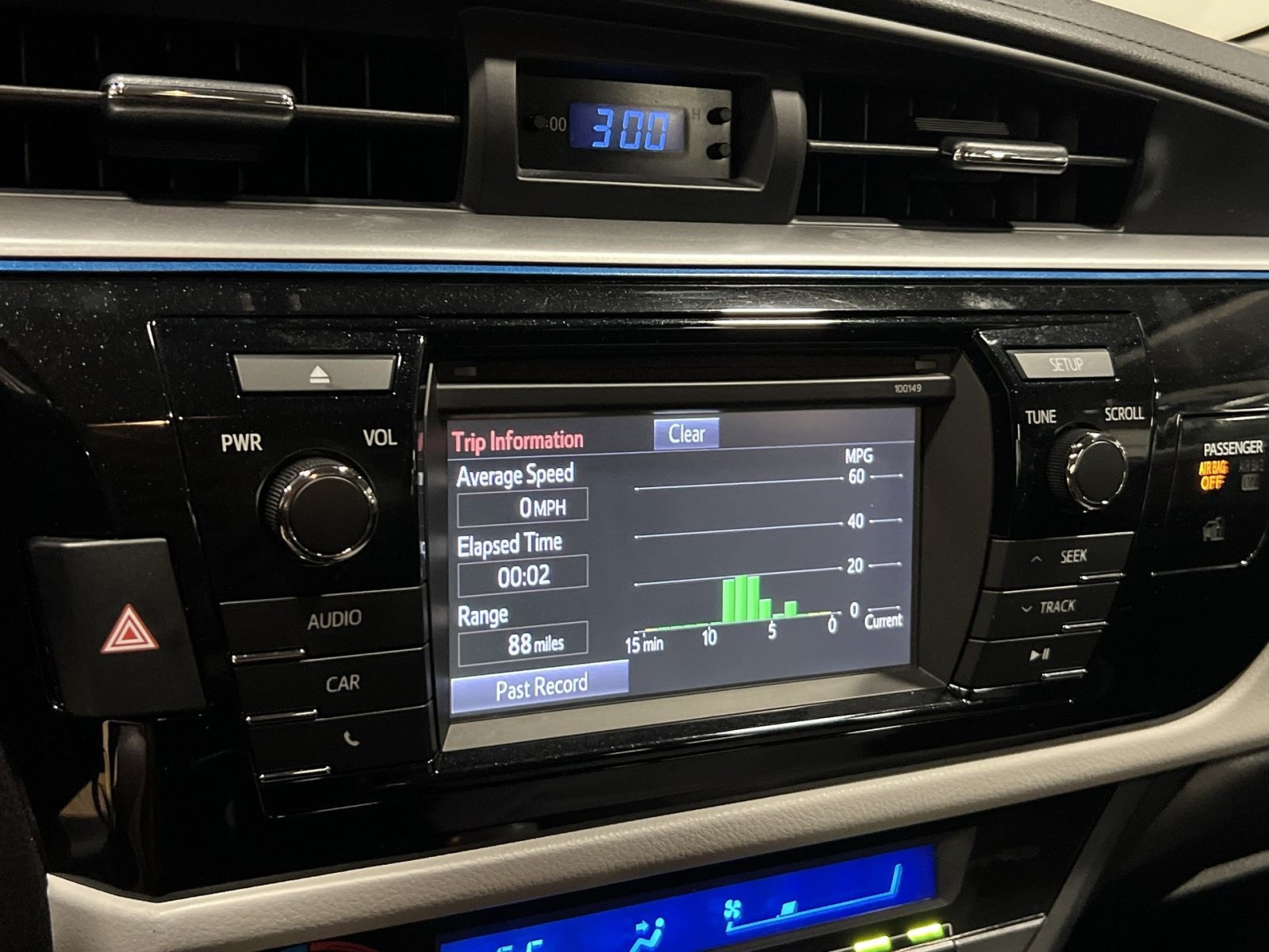 Used 2014 Toyota Corolla LE FWD image 19