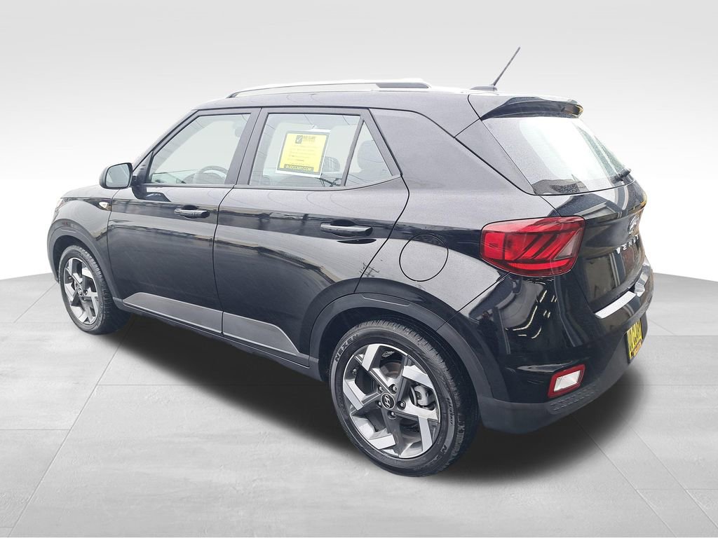 Used 2026 Hyundai Venue SEL FWD image 3