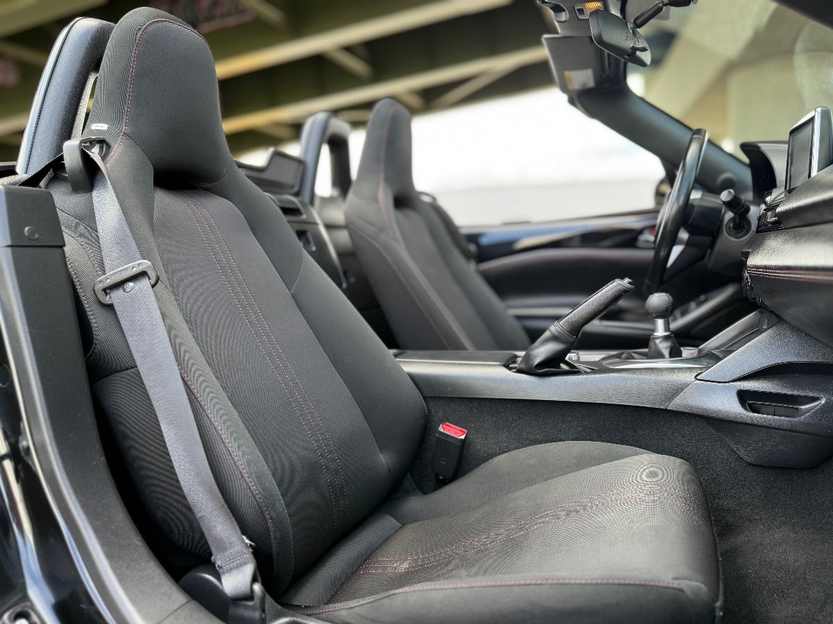 Used 2017 MAZDA MX-5 Miata Club RWD image 16