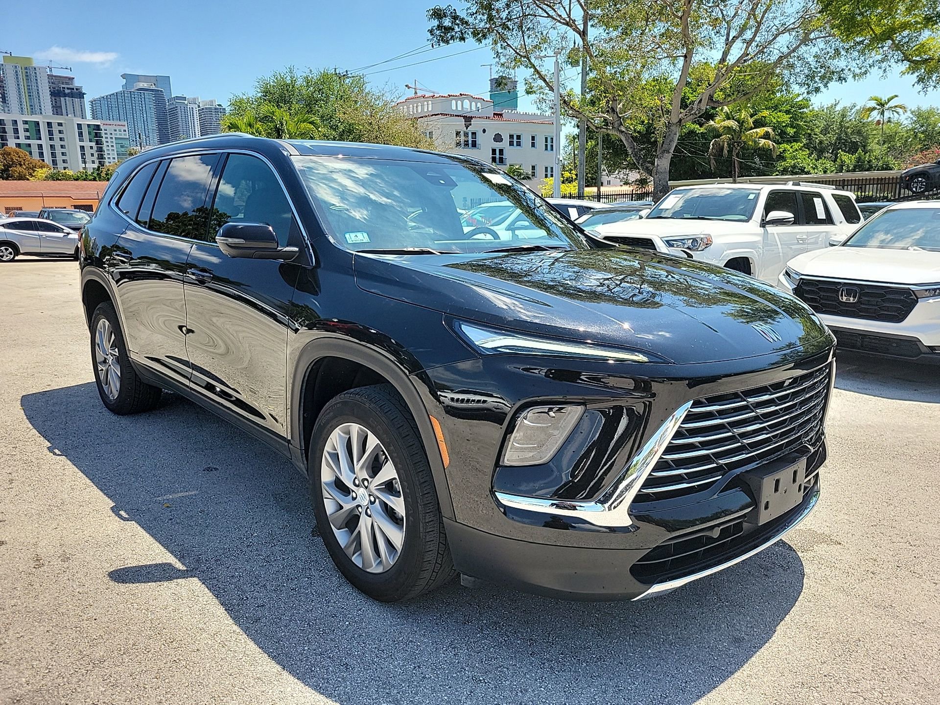 Used 2025 Buick Enclave Preferred FWD image 5