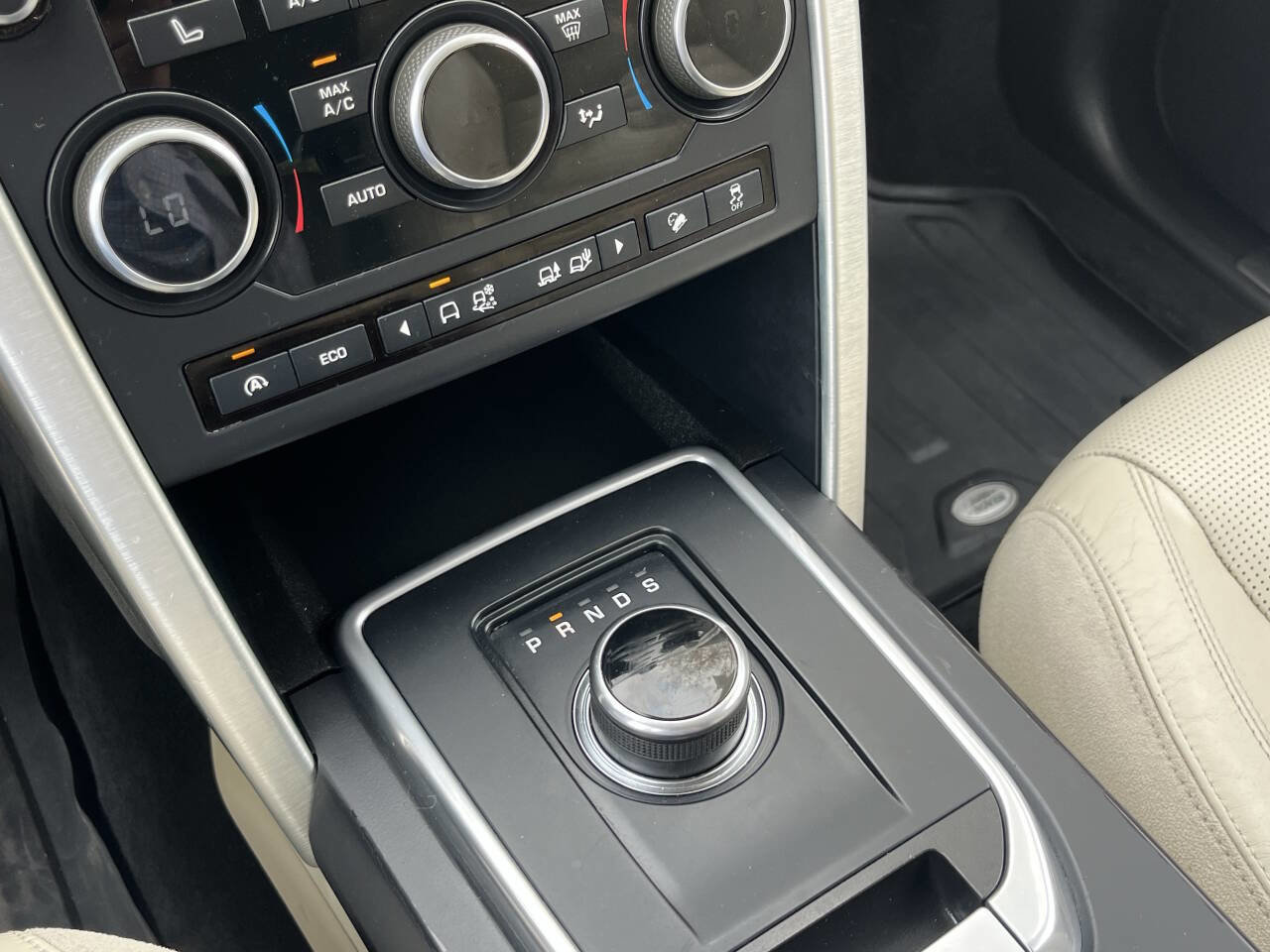 Used 2017 Land Rover Discovery Sport HSE Luxury image 20