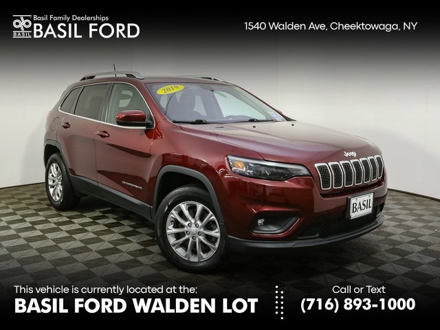Used 2019 Jeep Cherokee Latitude w/ Cold Weather Group image 1