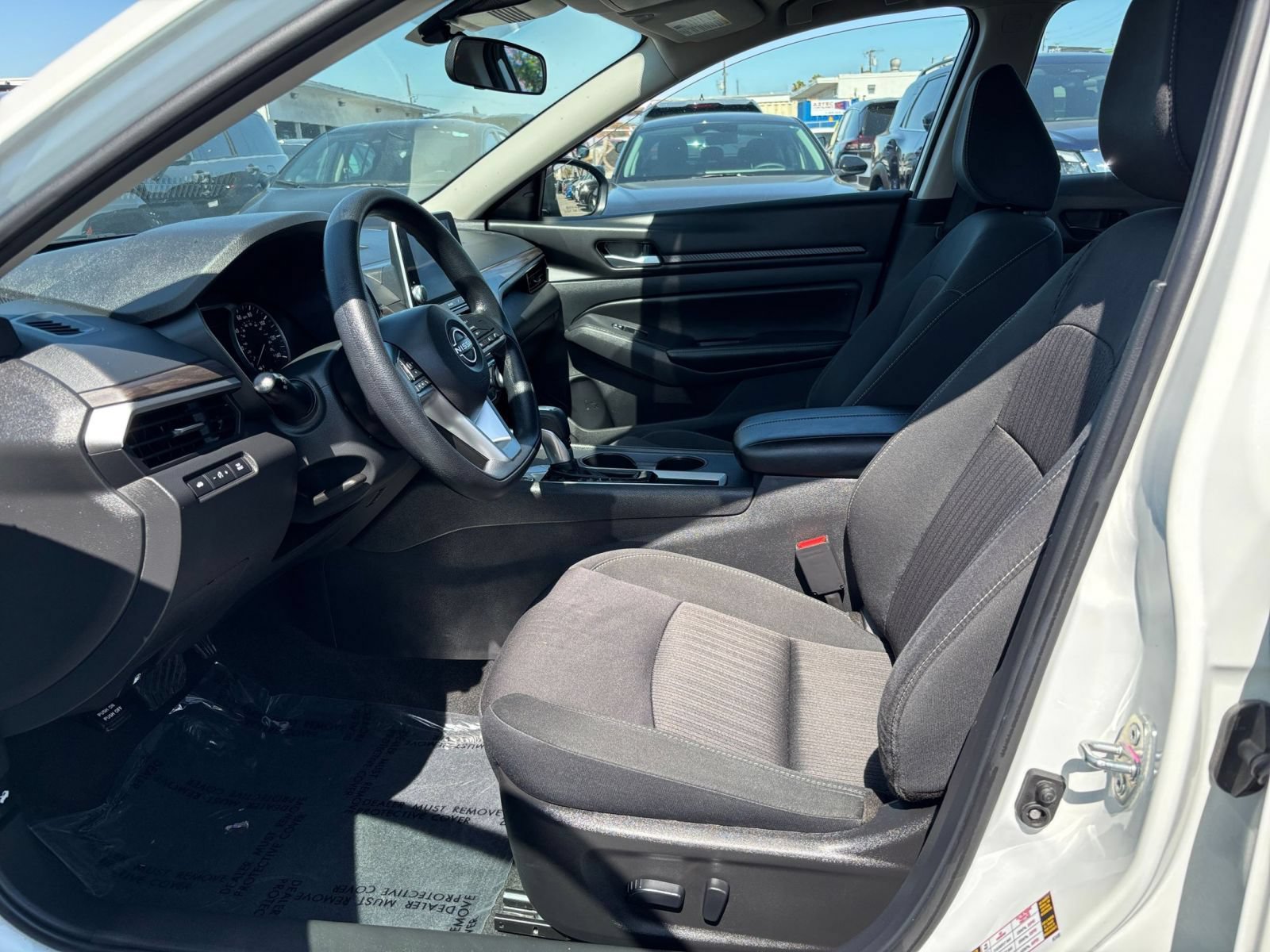 Used 2025 Nissan Altima 2.5 SV FWD image 36