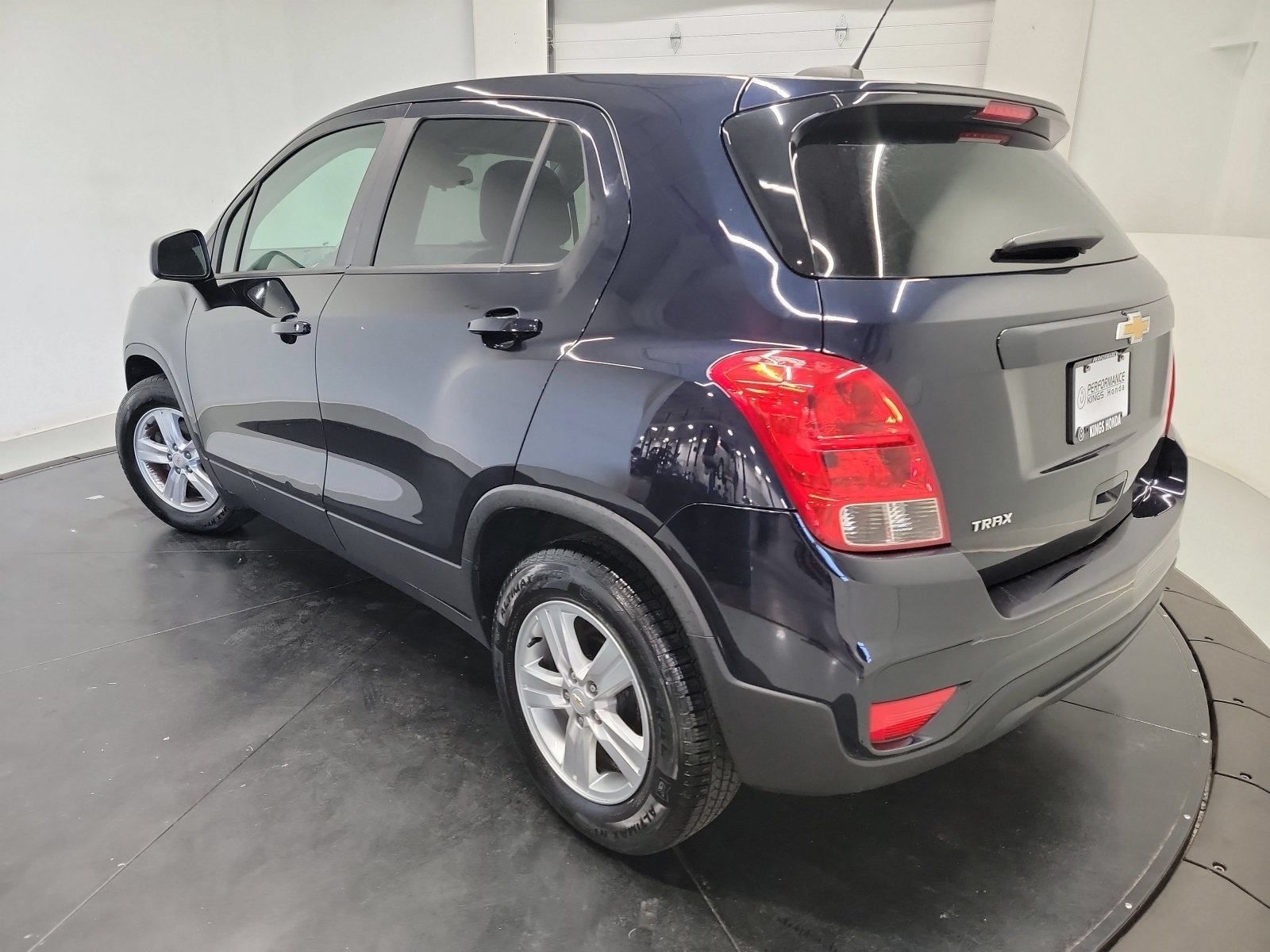 Used 2021 Chevrolet Trax LS w/ Tint and Cruise Package FWD image 6