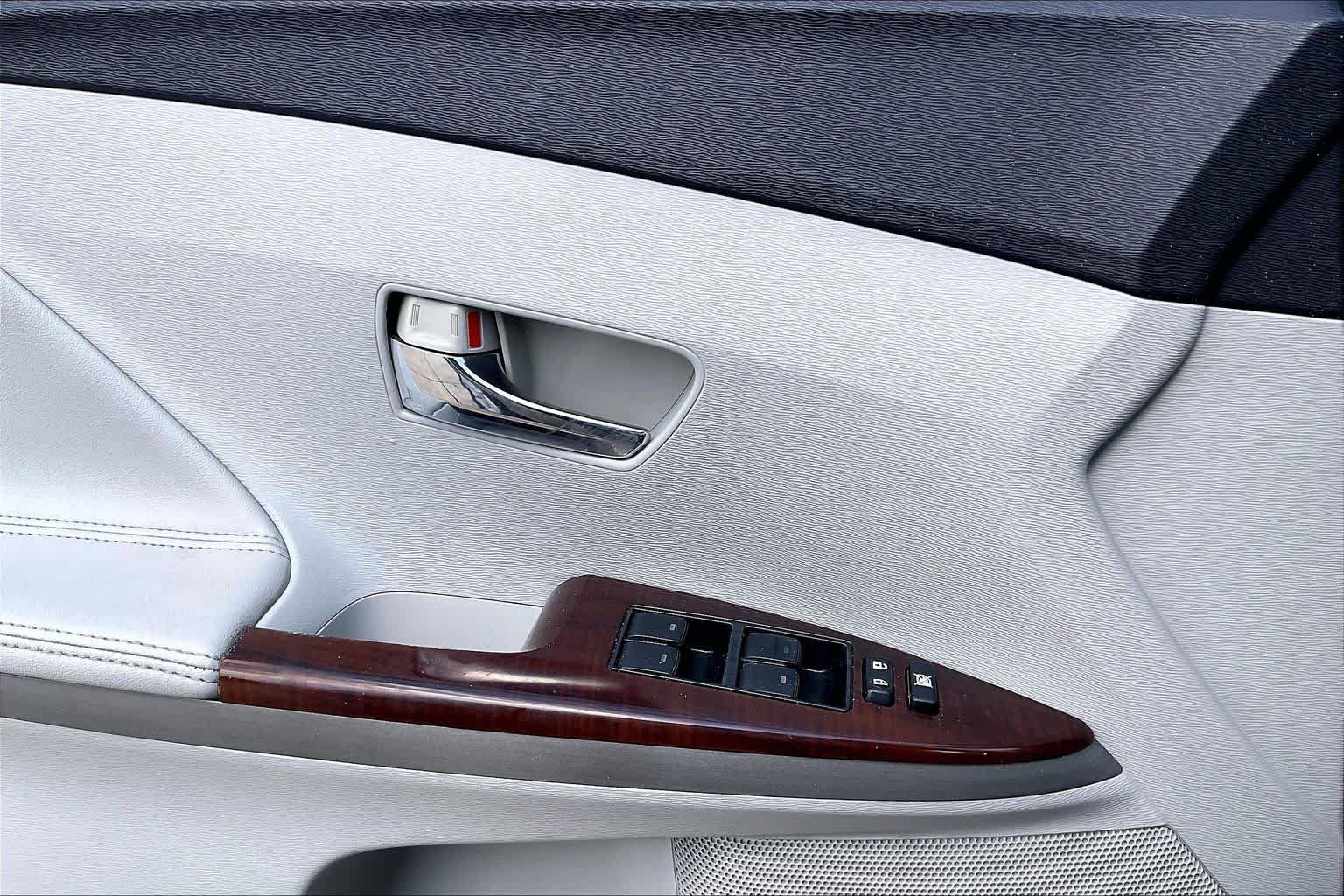 Used 2011 Toyota Venza w/ Leather Pkg FWD image 24