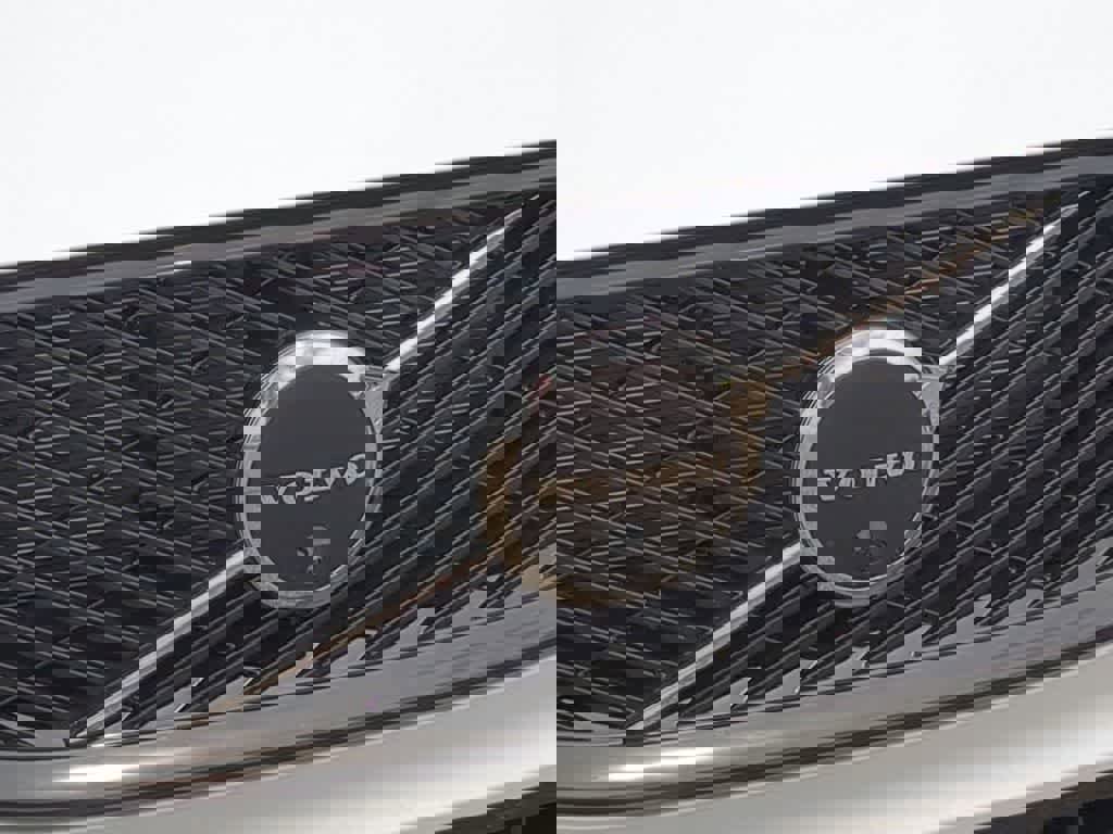 New 2026 Volvo XC60 T8 Plus w/ Protection Package Premier image 11