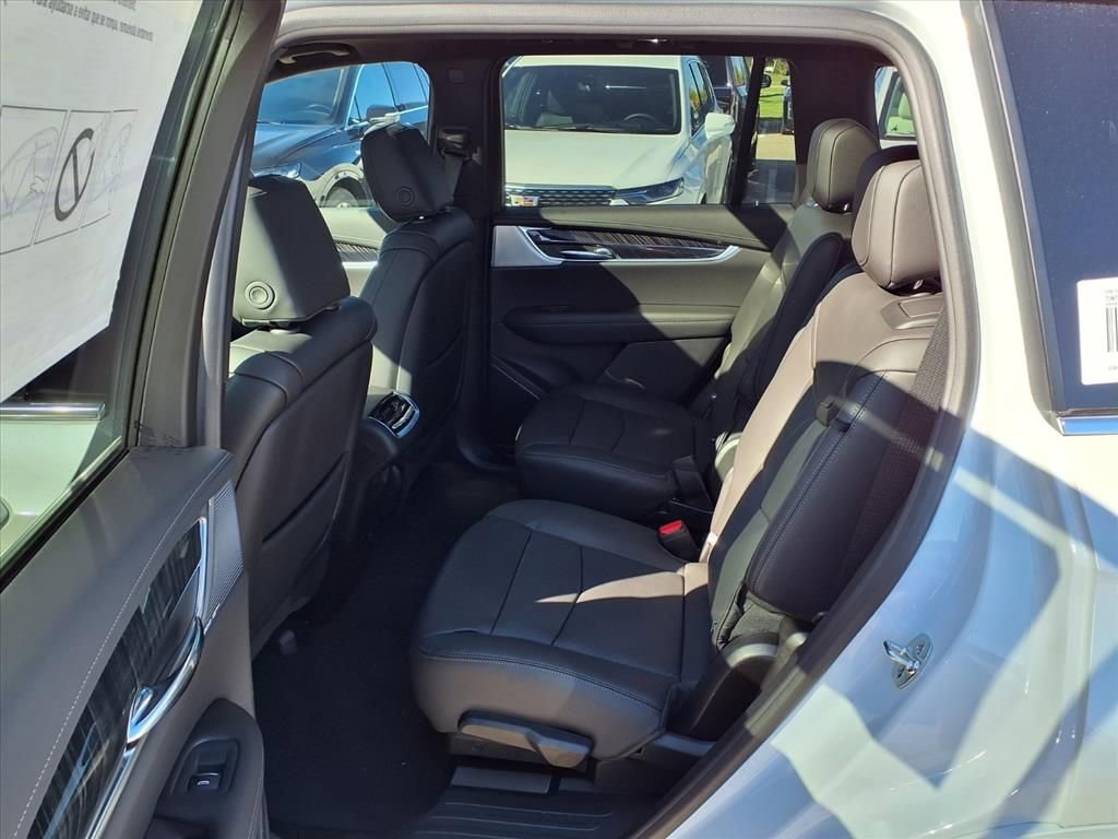 New 2025 Cadillac XT6 Premium Luxury w/ LPO, Floor Liner Package image 8