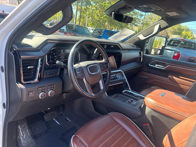 Used 2024 GMC Sierra 3500 Denali Ultimate AWD/4WD image 11
