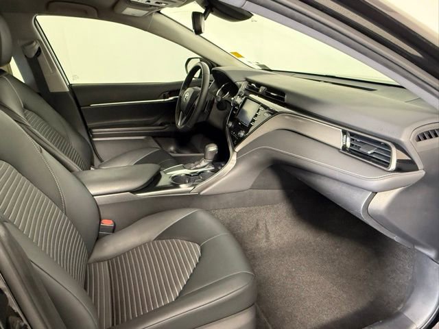 Used 2020 Toyota Camry SE w/ Convenience Package FWD image 42