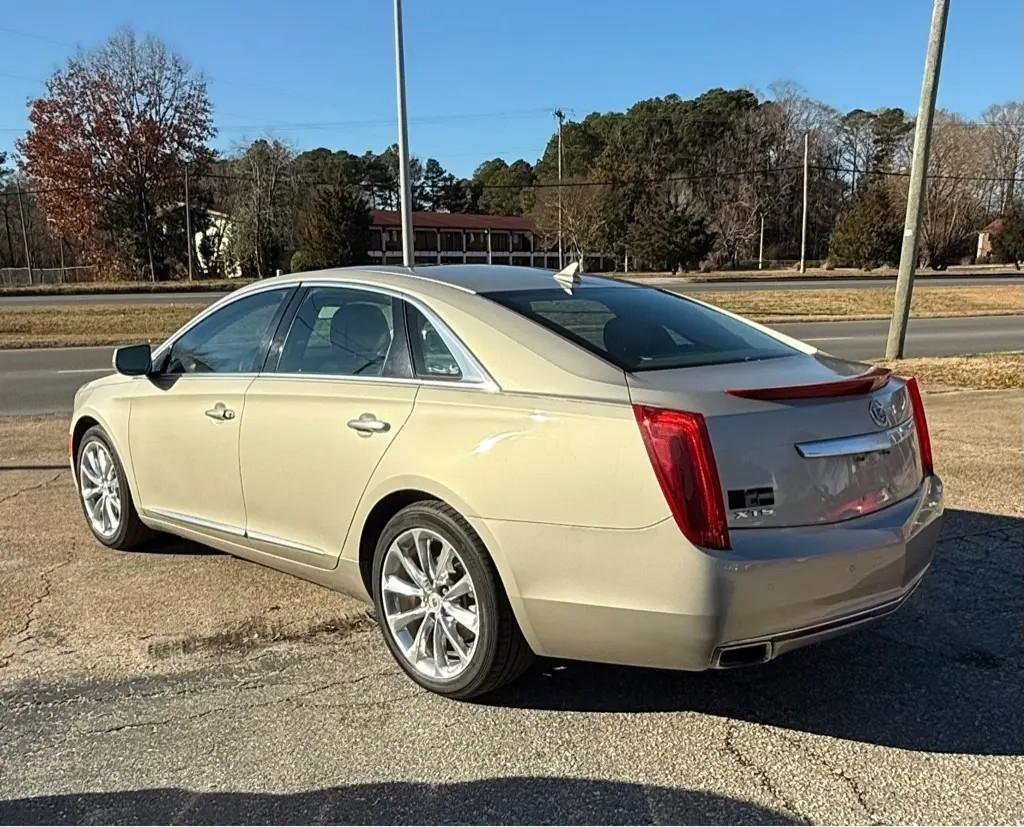 Used 2013 Cadillac XTS Luxury w/ Driver Awareness Package FWD image 3