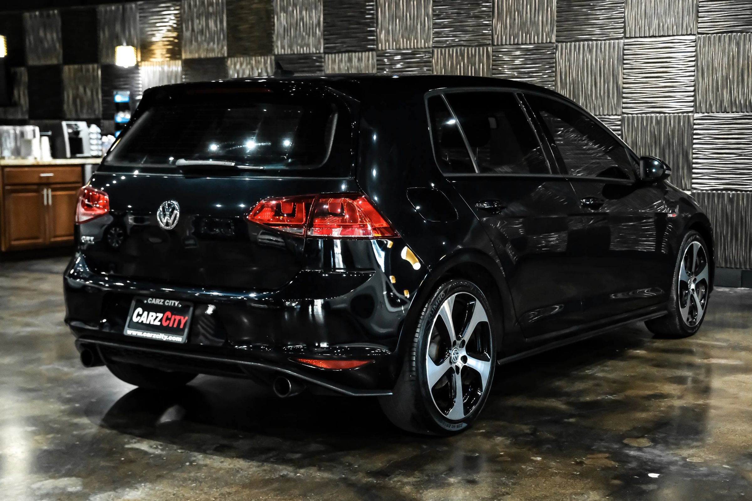 Used 2017 Volkswagen GTI S FWD image 8