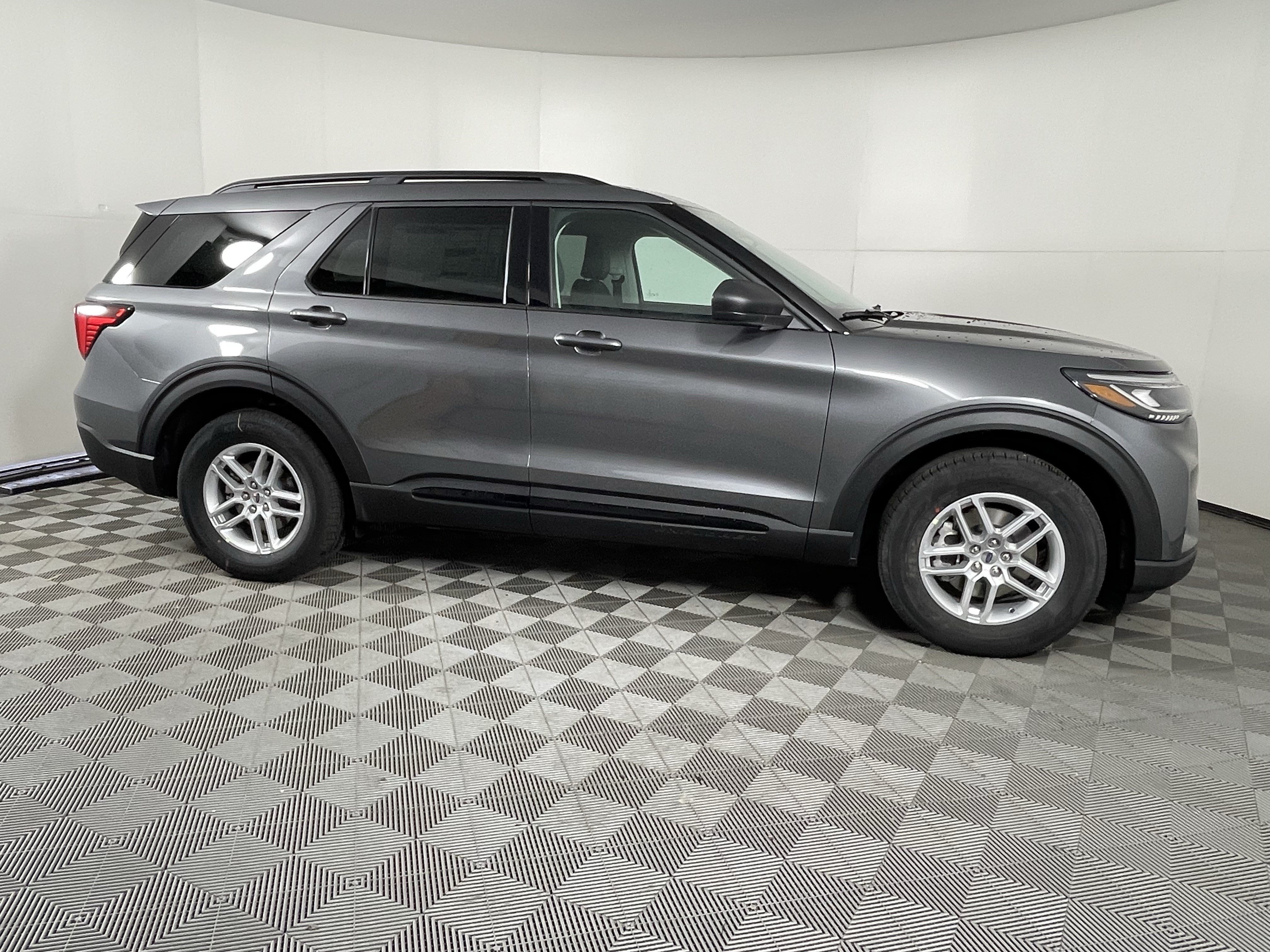New 2026 Ford Explorer Active AWD/4WD image 6