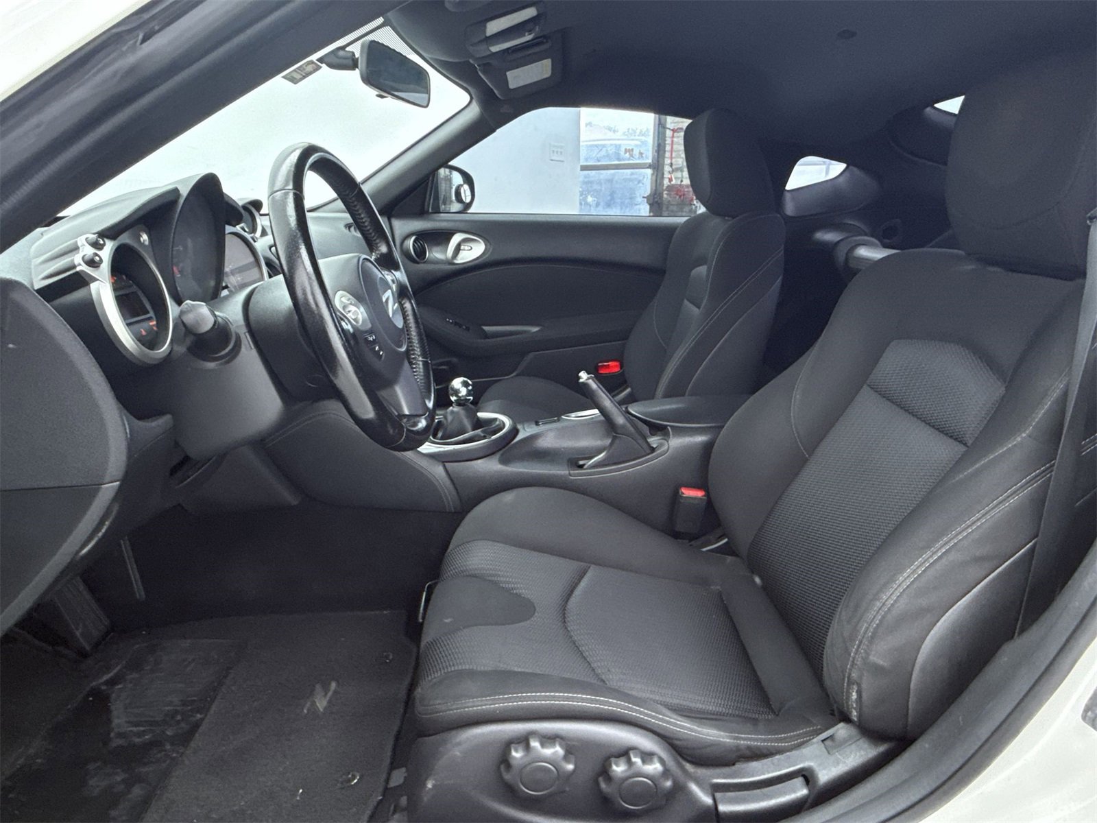 Used 2016 Nissan 370Z w/ Sport Package image 11