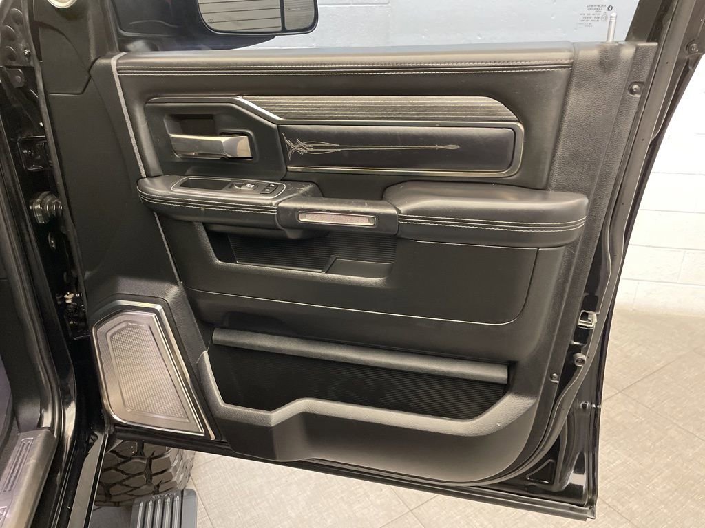 Used 2020 RAM 3500 Limited image 31