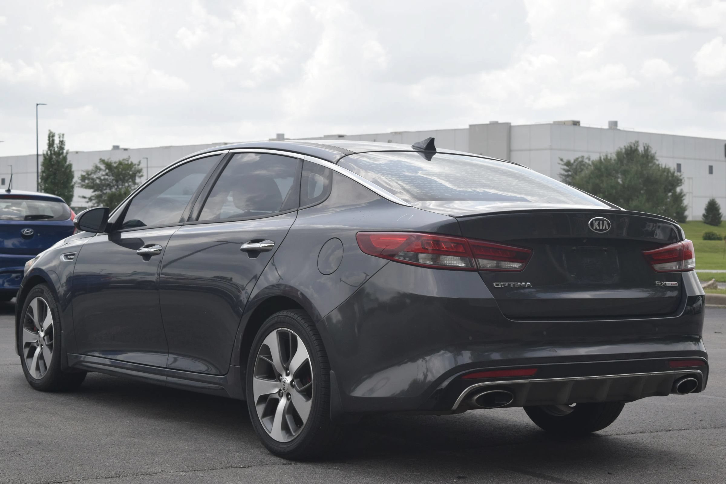 Used 2018 Kia Optima SX FWD image 2