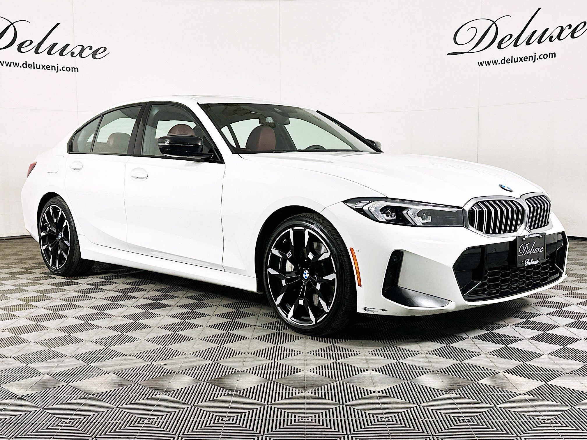 Used 2025 BMW 330i xDrive Sedan w/ M Sport Package image 1
